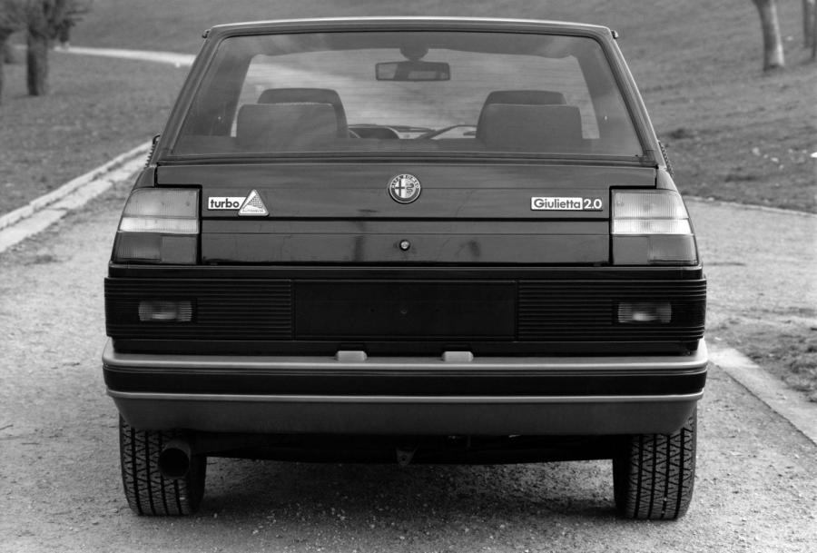 Alfa Romeo Giulietta 2.0 Turbo Autodelta (116) 1983 года  (фото 4 из 12)